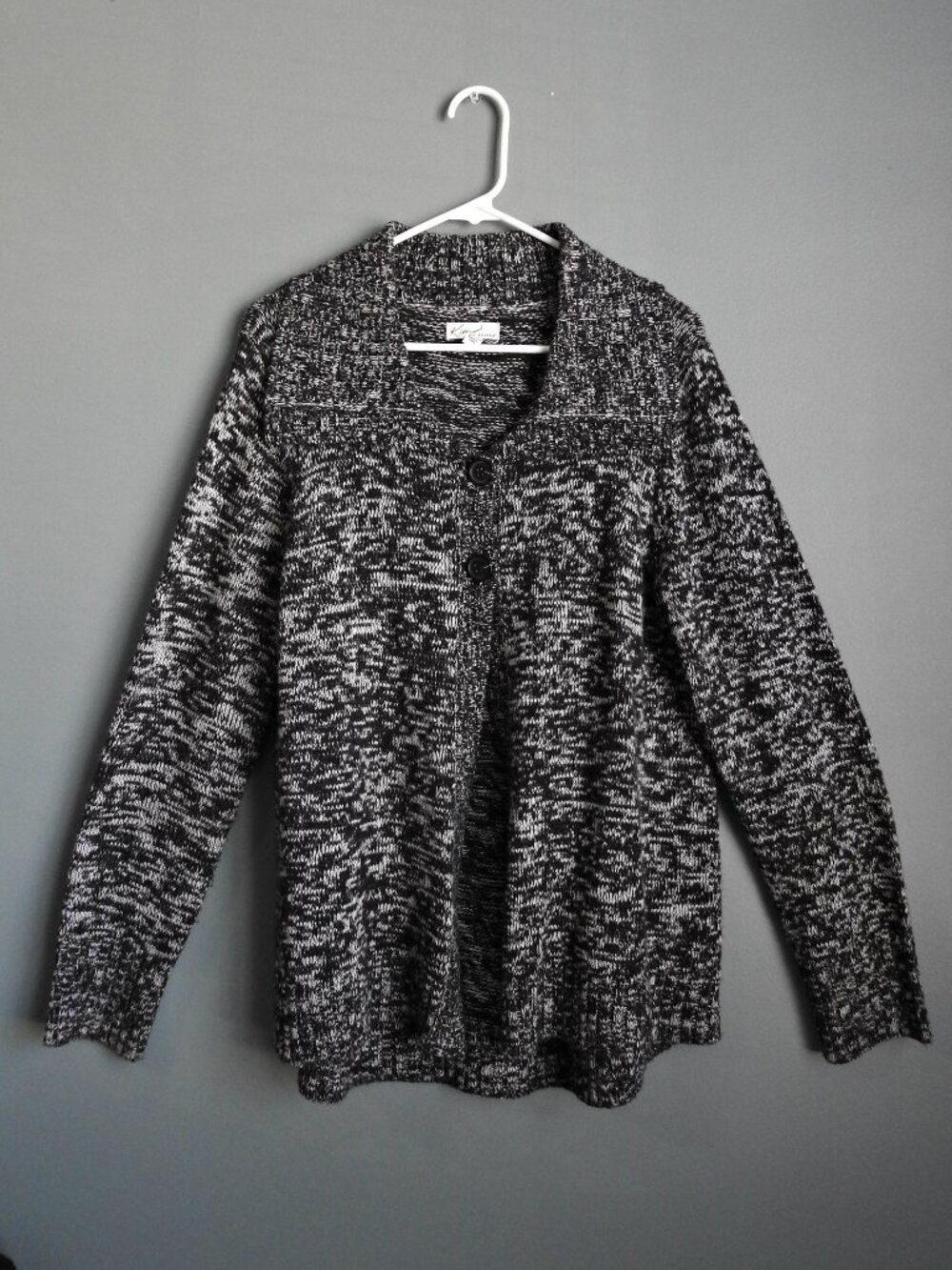 Kim Roger's Black Cable Knit Sweater 2 Button Front Closure. Women's Size L